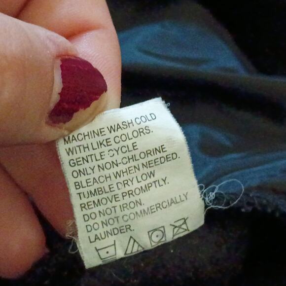 Sierra Outdoors Woman XL Black Fleece "Chillin with my Pens" Rhinestone Jacket - Picture 7 of 7